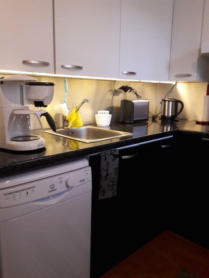 Apartment Kivistoe, 2 Km From Centrum, Free Wifi And Parking, No Smoking, Allergenes Jyvaskyla Exterior photo
